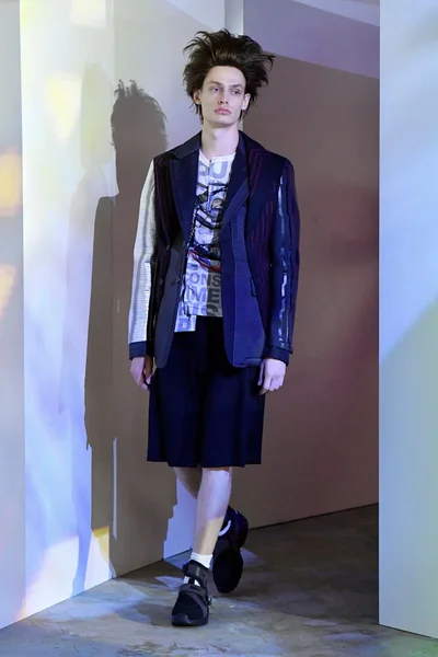 Look 15